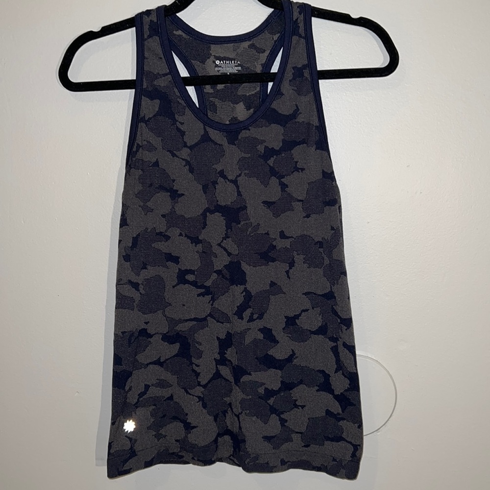 Athleta speed light Navy Camo tank!